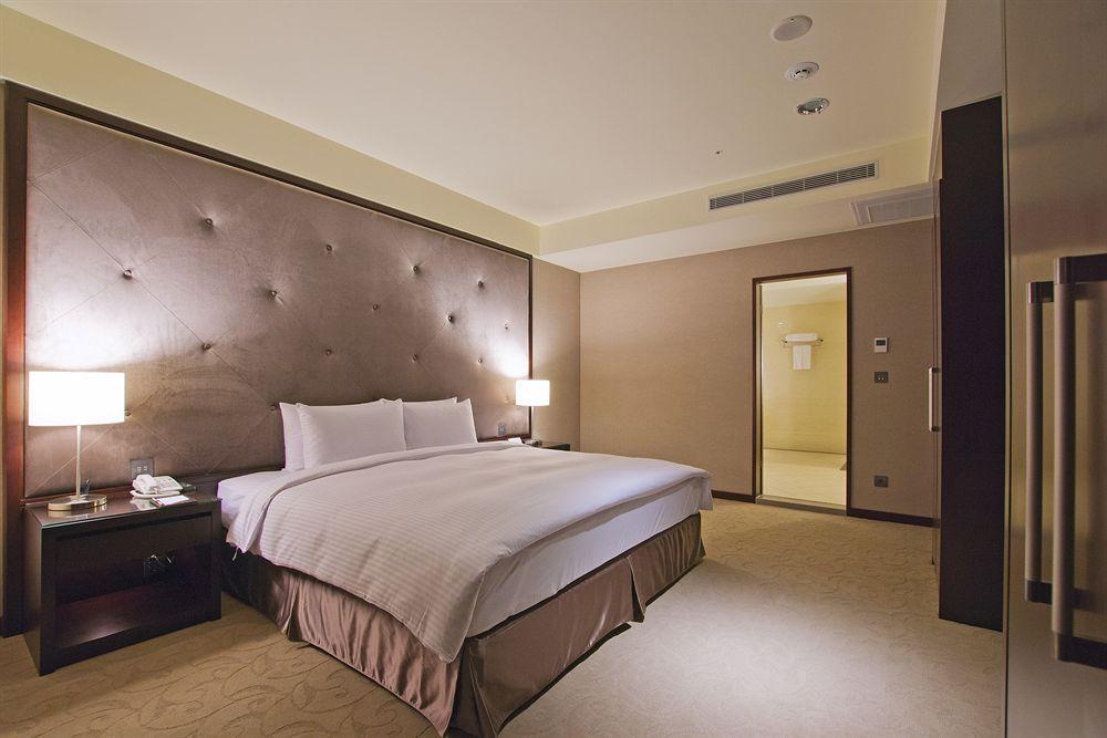 Lailai Hotel Taichung Exteriör bild