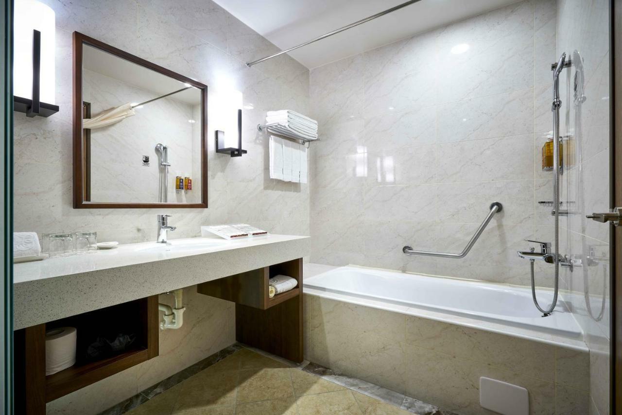 Lailai Hotel Taichung Exteriör bild